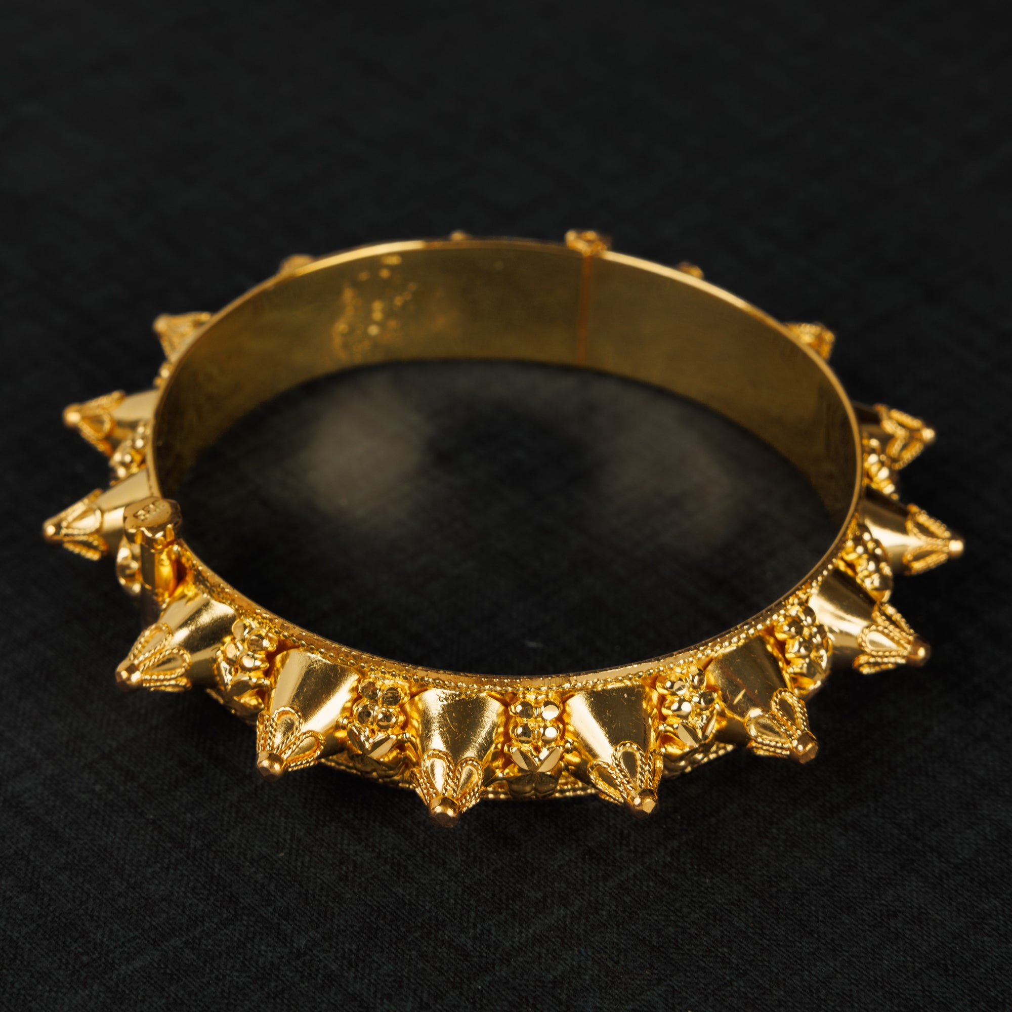 Thin Mushawak Bangle (D5) - Silver 925 & Gold Plated