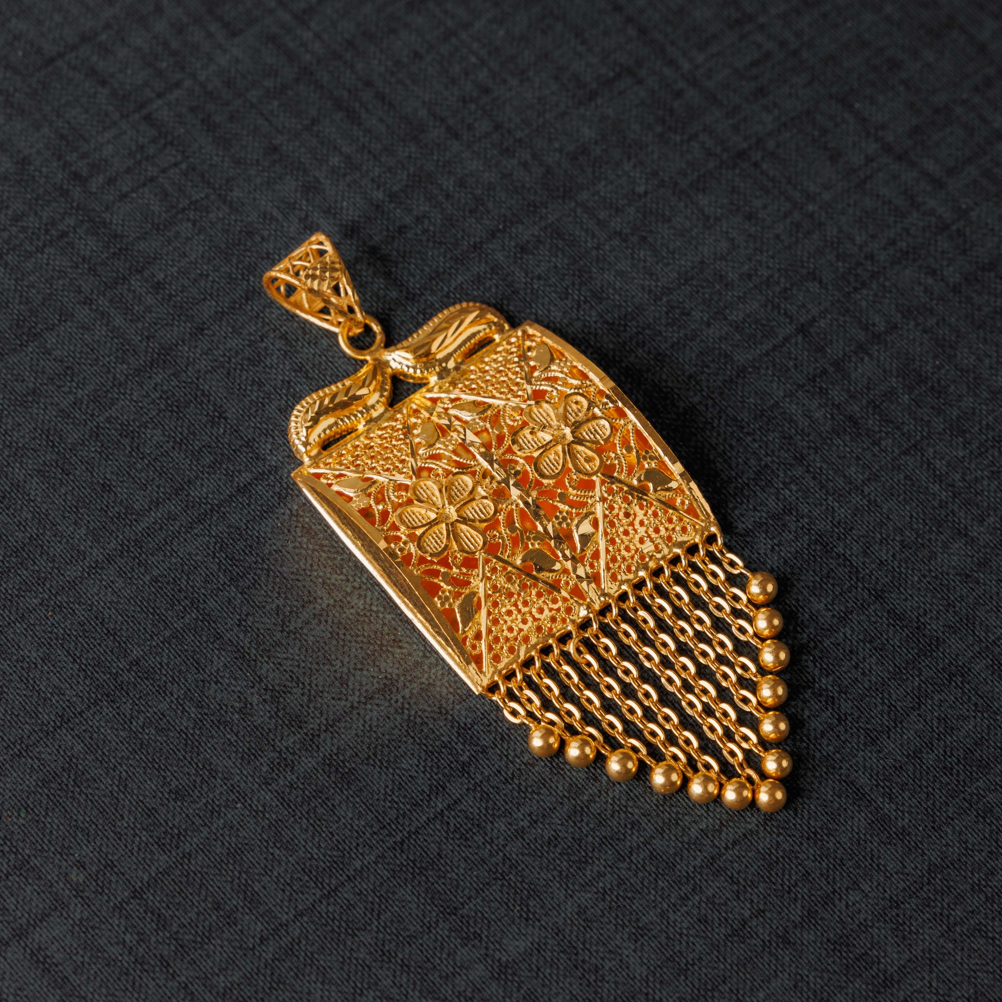 قلادة الصب المربعة (D5) - Silver 925 و Gold Plated