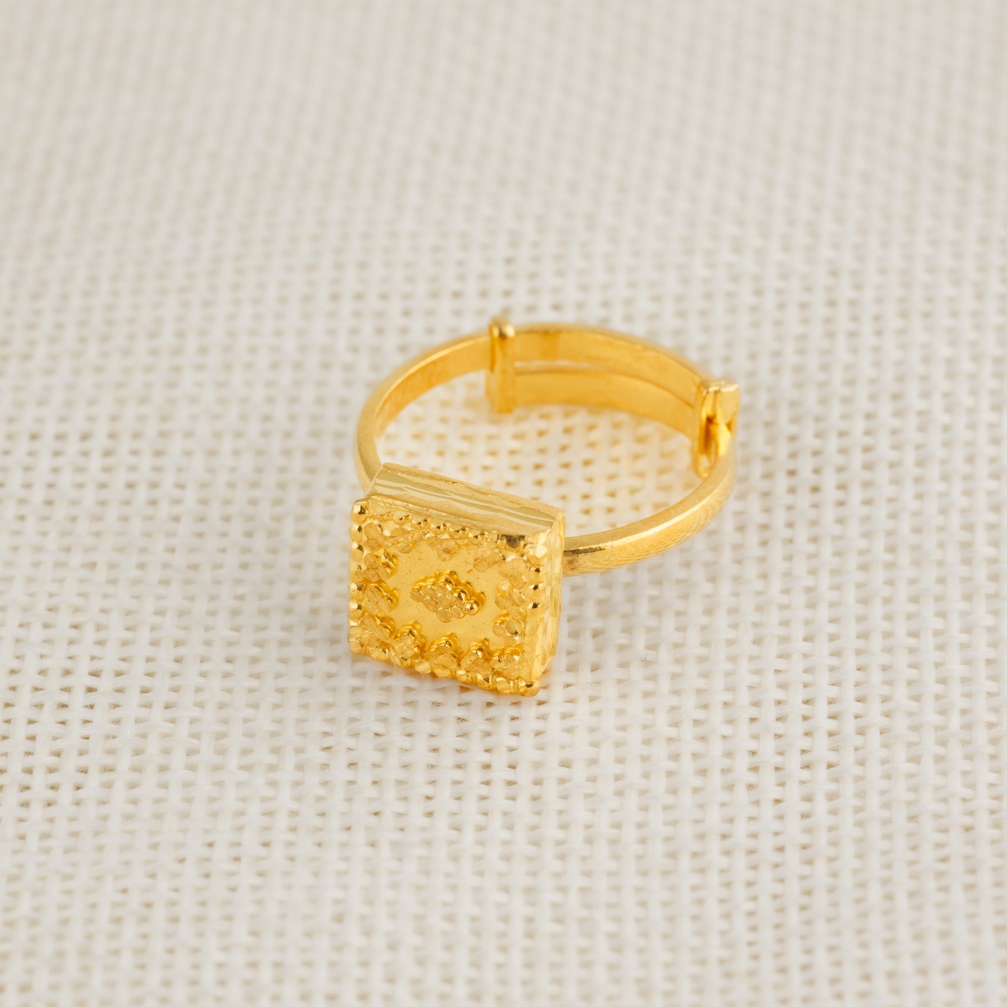 Traditional Casting Ring (D8) - Silver 925 & Gold Plated