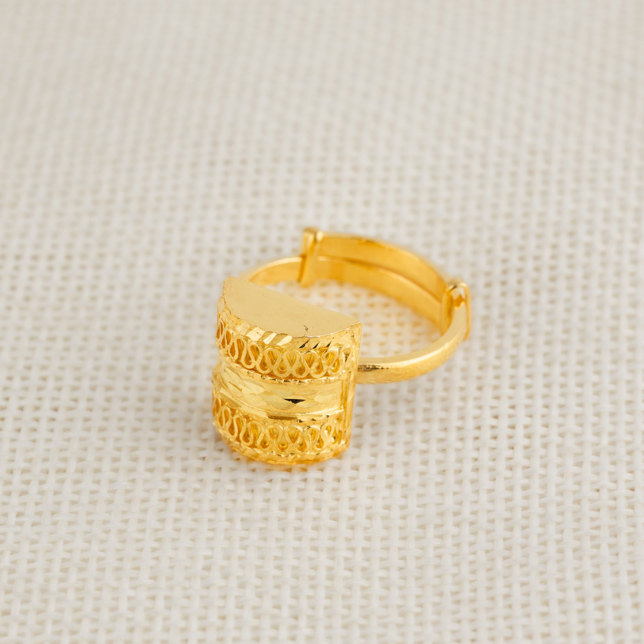 Traditional Casting Ring (D13) - Silver 925 & Gold Plated