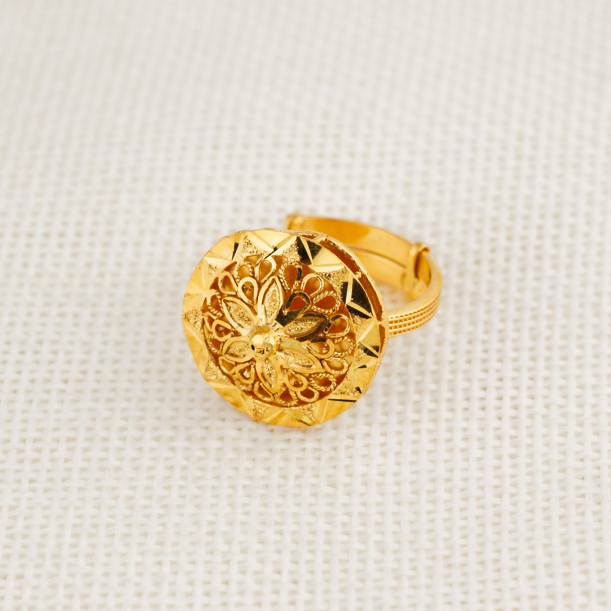 Traditional Casting Ring (D6) - Silver 925 & Gold Plated