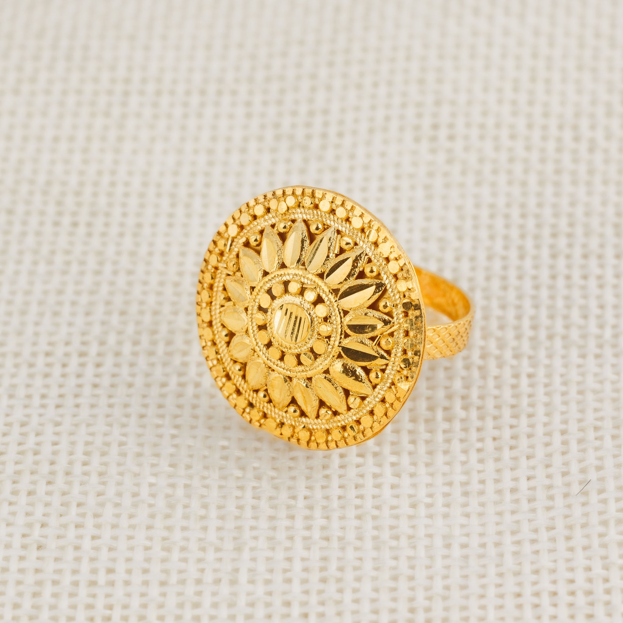 Traditional Casting Ring (D17) - Silver 925 & Gold Plated