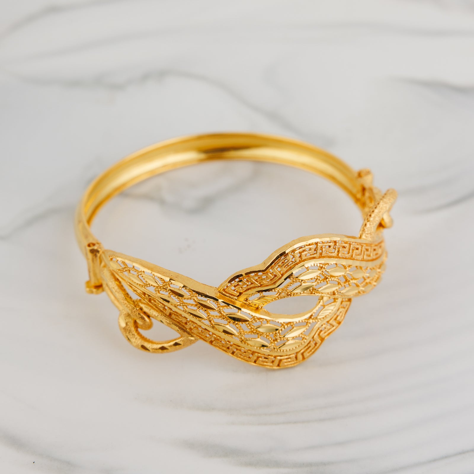 RP Cuff Bracelet With Lock (D16) - Silver 925