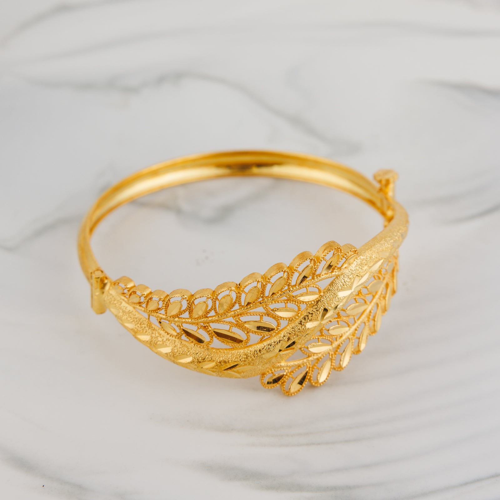 RP Cuff Bracelet With Lock (D15) - Silver 925