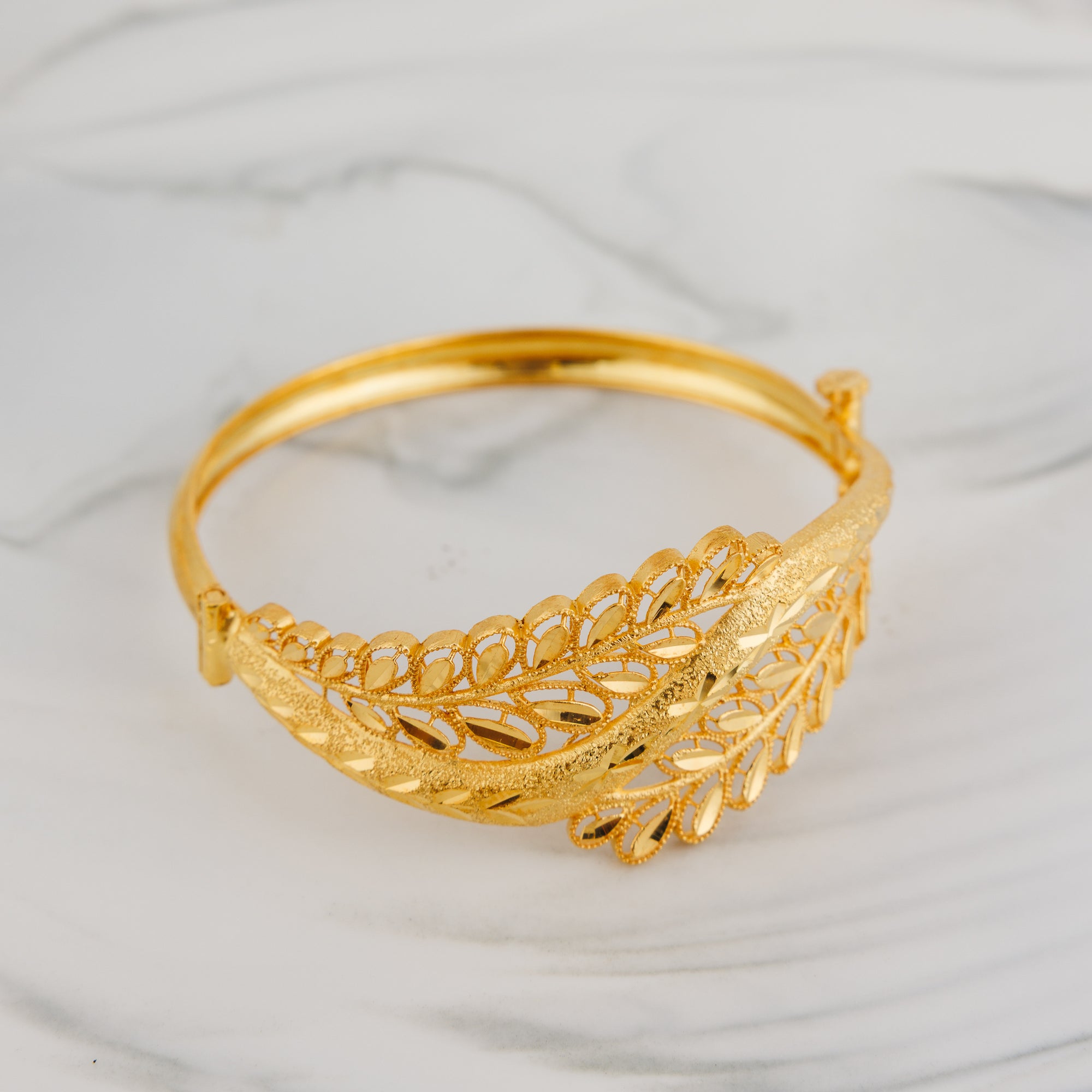RP Cuff Bracelet With Lock (D15) - Silver 925