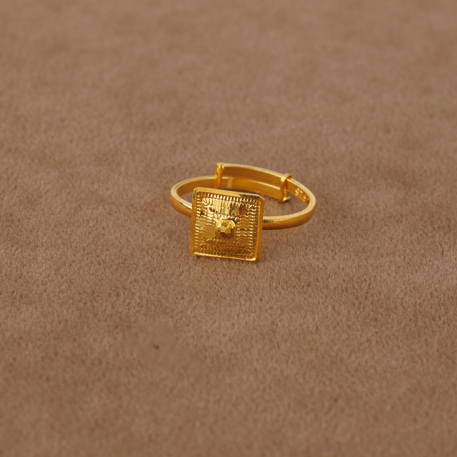 Traditional Stamp Ring (D10) - Silver 925 & Gold Plated