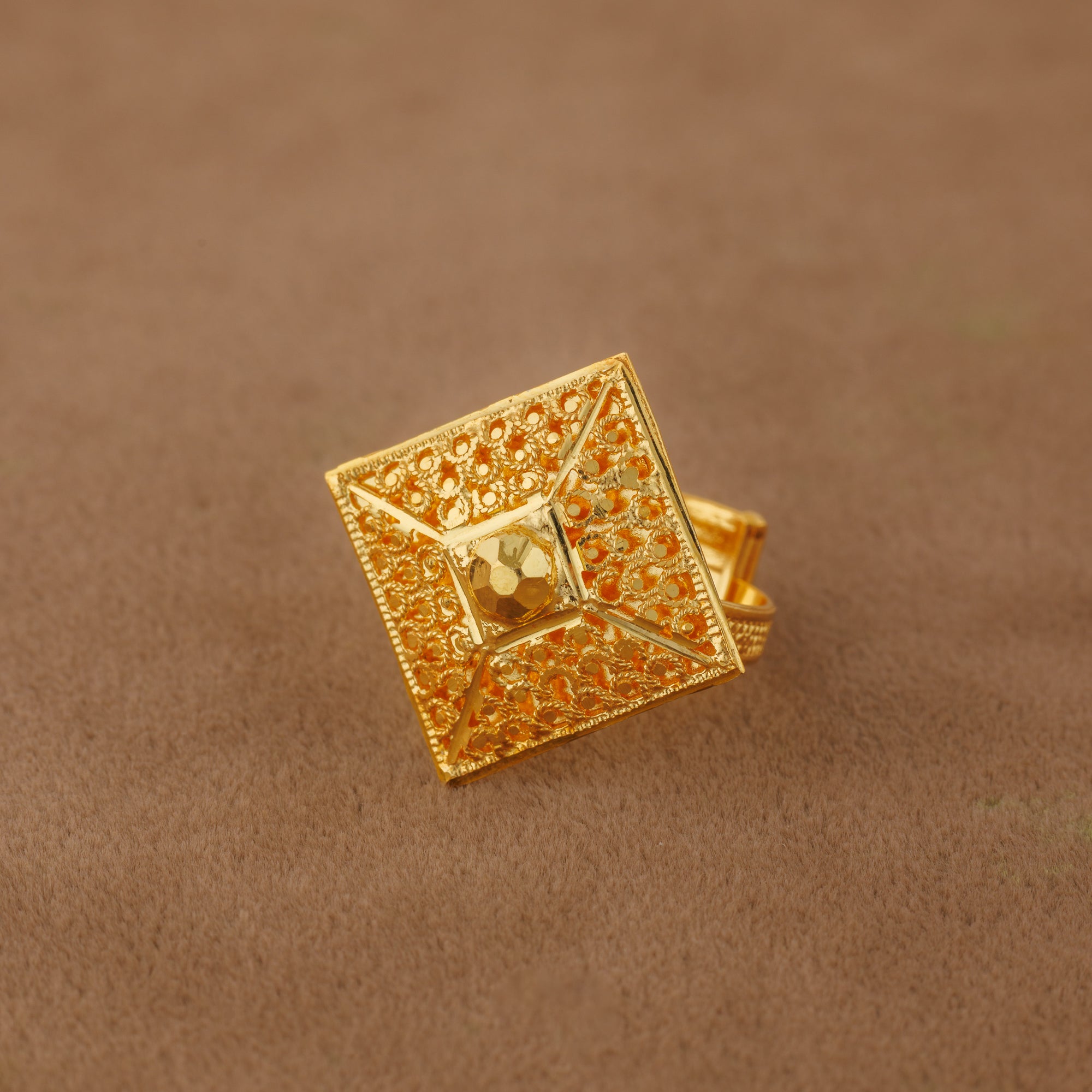 الخاتم التقليدي (D96) - Silver 925 و Gold Plated
