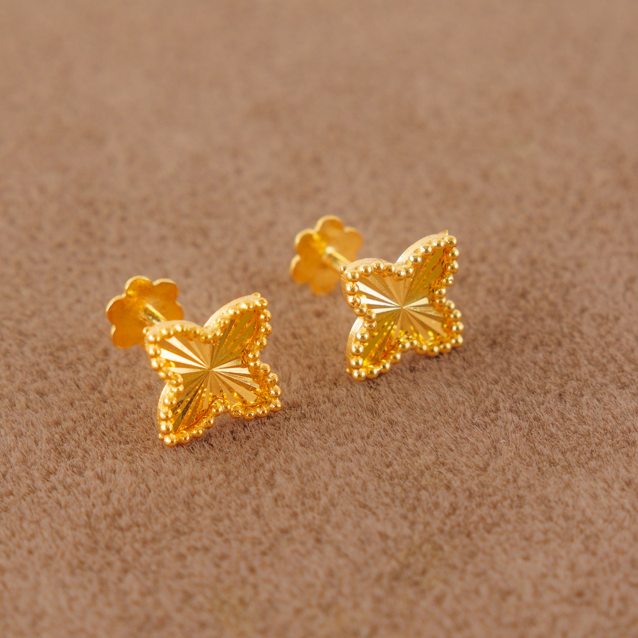 قمصان على شكل قلب (D4) - فضة عيار 925 ومطلية بالذهب