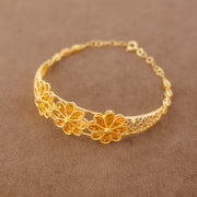 سوار كفة بتصميم زهرة بقصة الماس (D2) - Silver 925 & Gold Plated