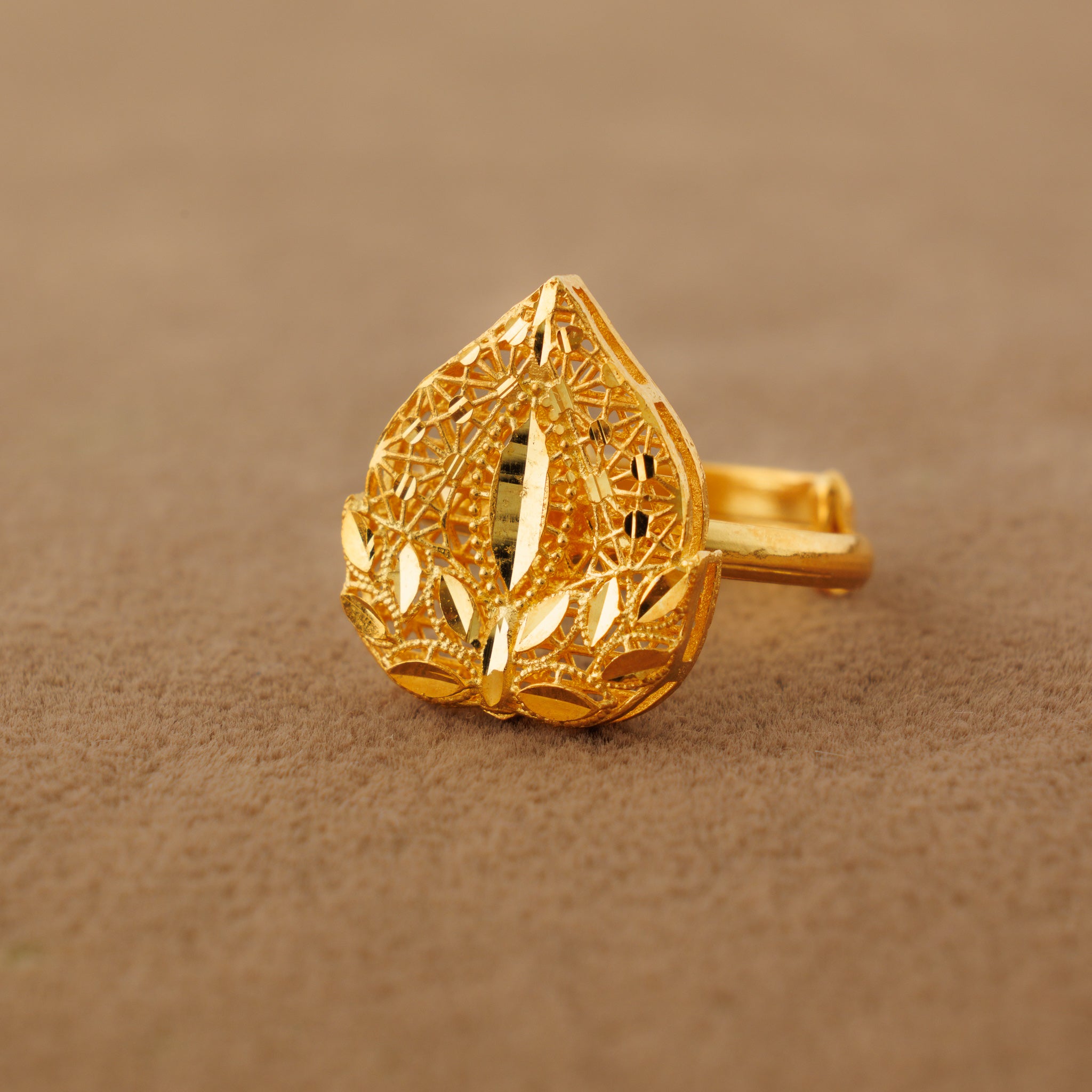 RP Shawahid Ring (D6) - Silver 925 و Gold Plated