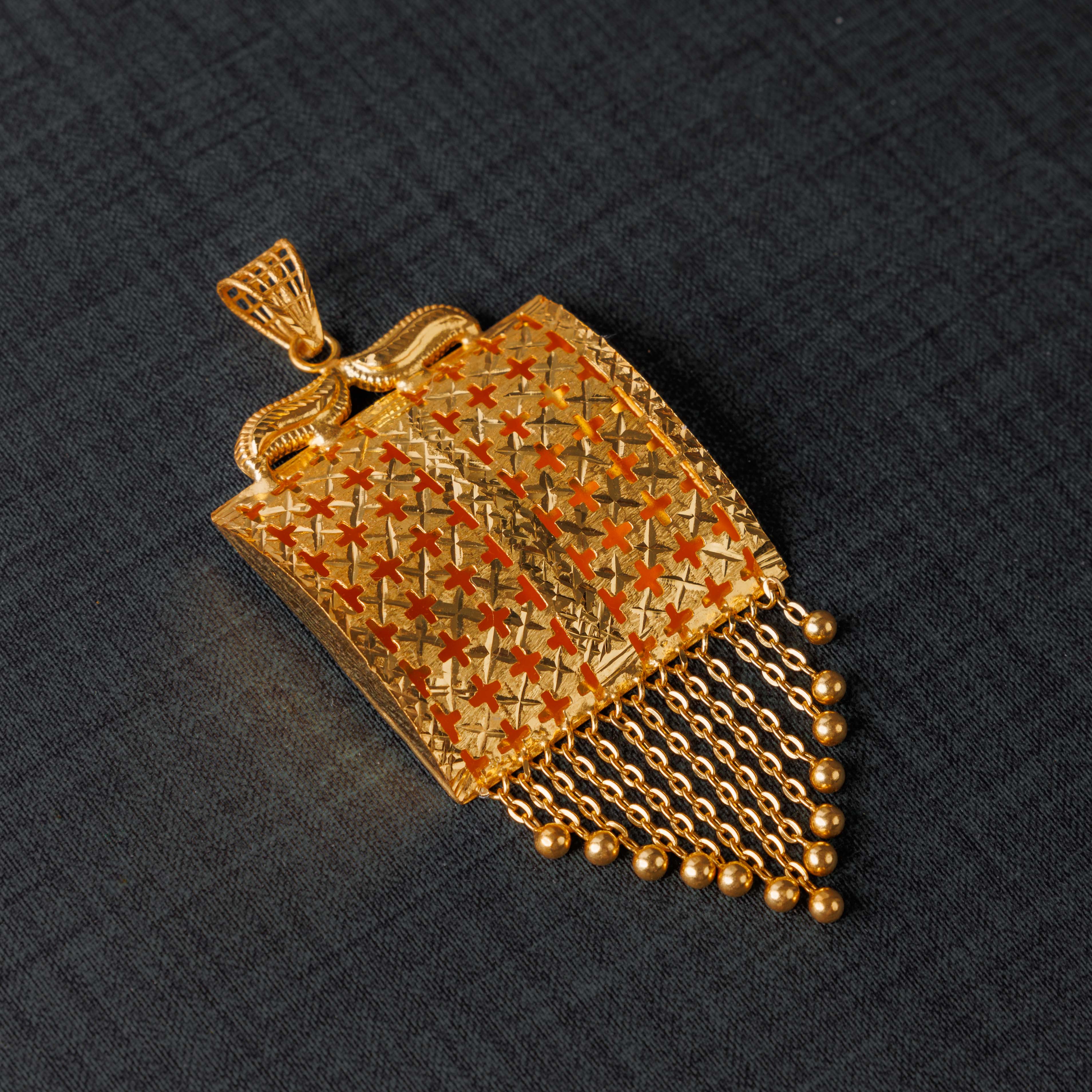 قلادة مربعة (D10) - Silver 925 و Gold Plated