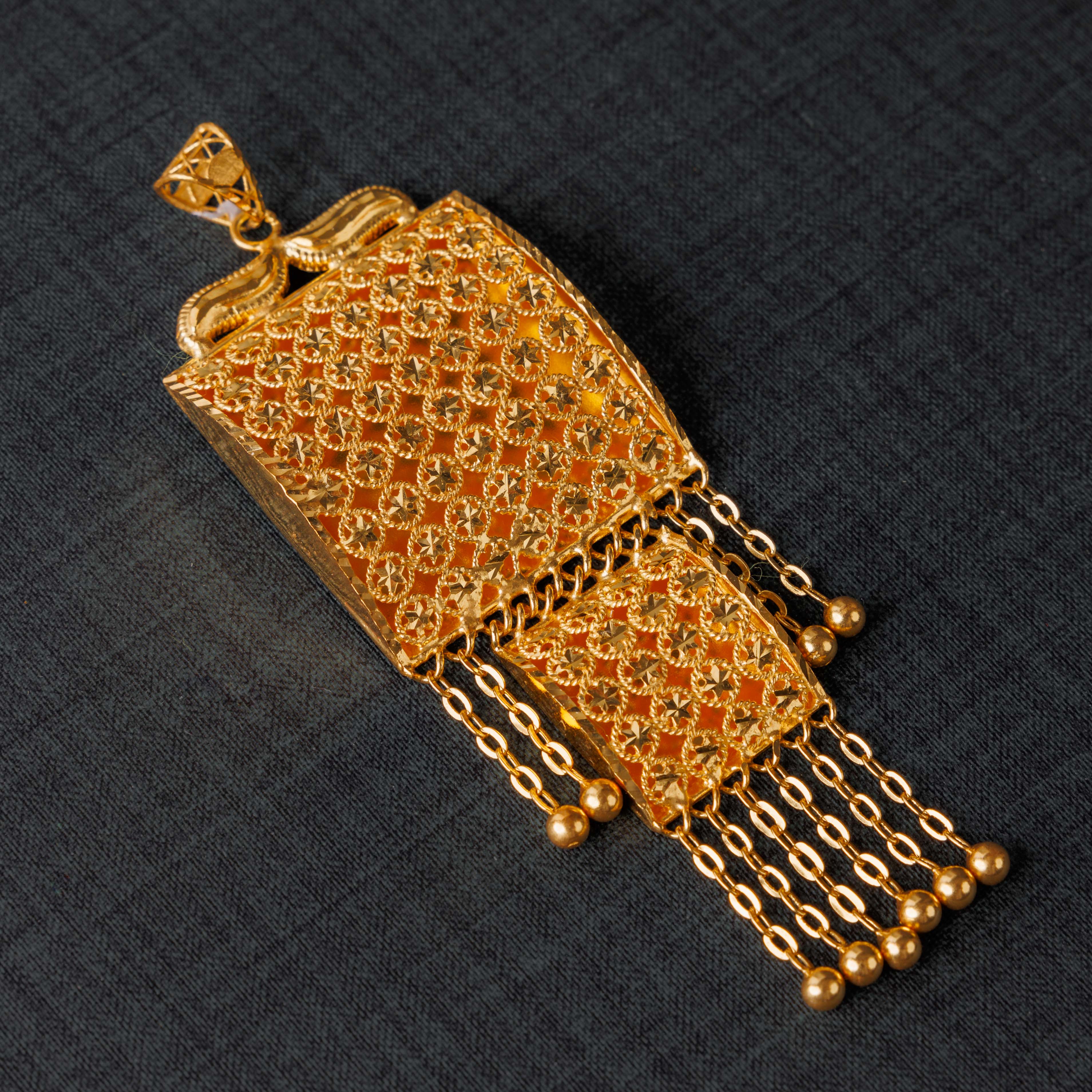 قلادة الصب المربعة (D1) - Silver 925 و Gold Plated