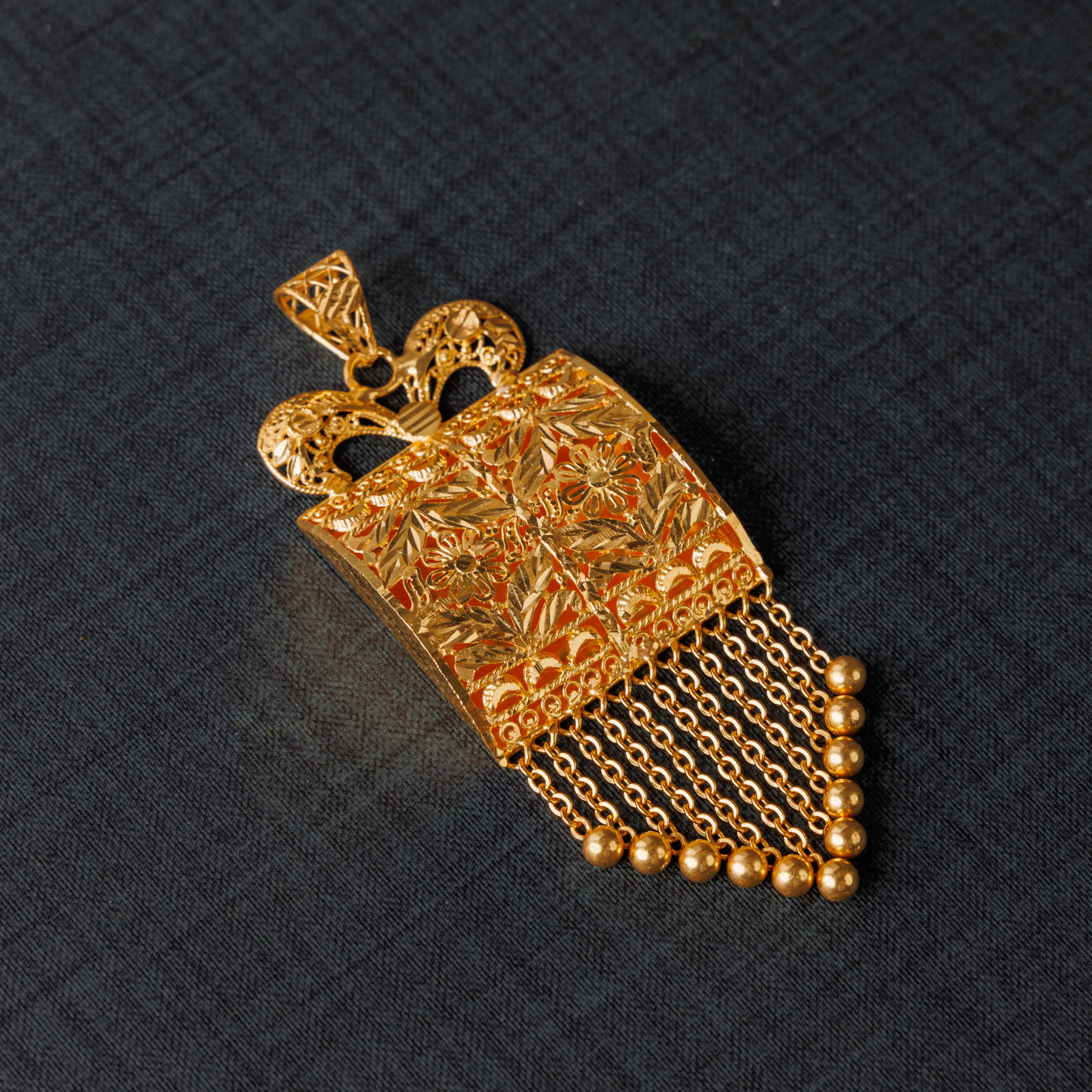 قلادة الصب المربعة (D7) - Silver 925 و Gold Plated