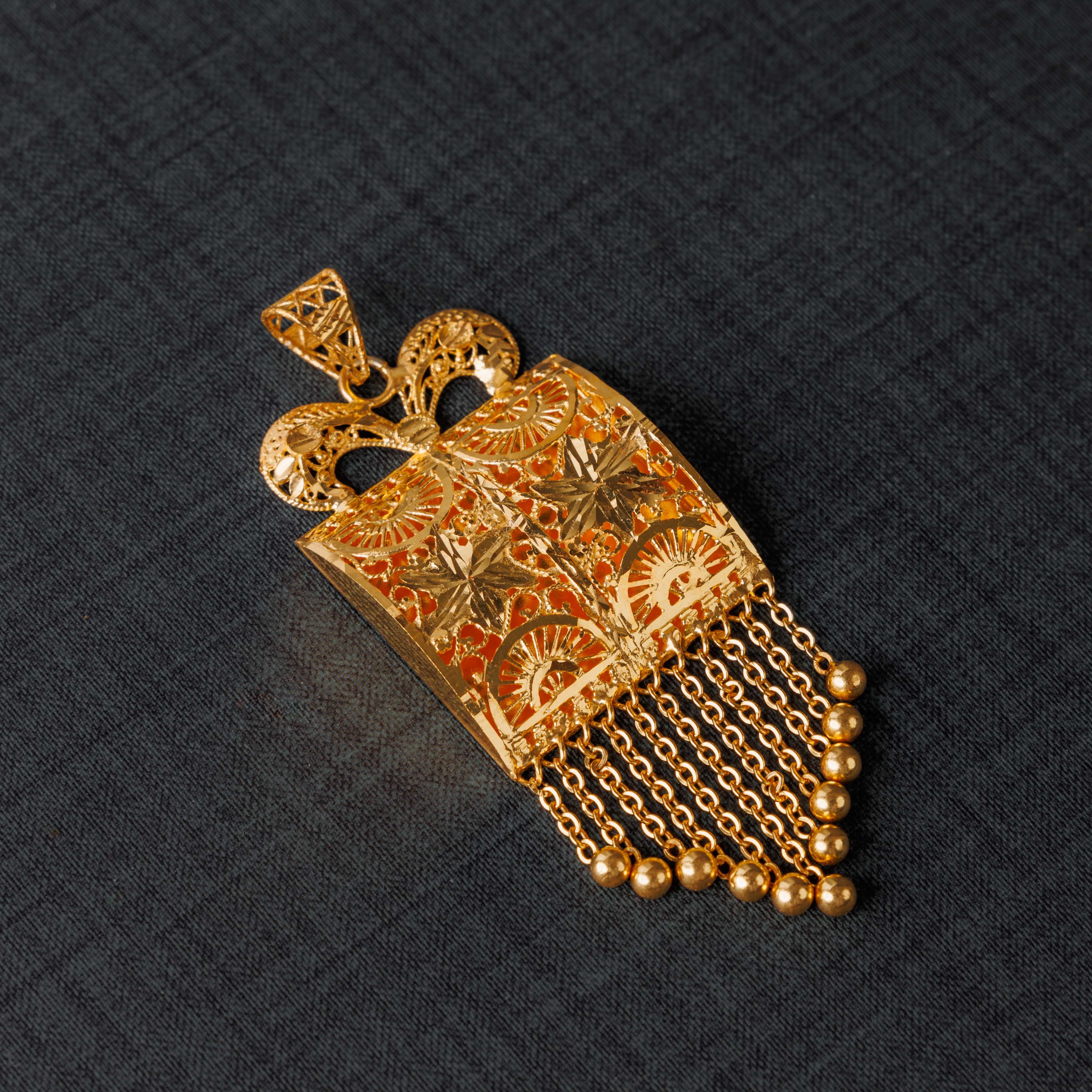 قلادة الصب المربعة (D8) - Silver 925 و Gold Plated