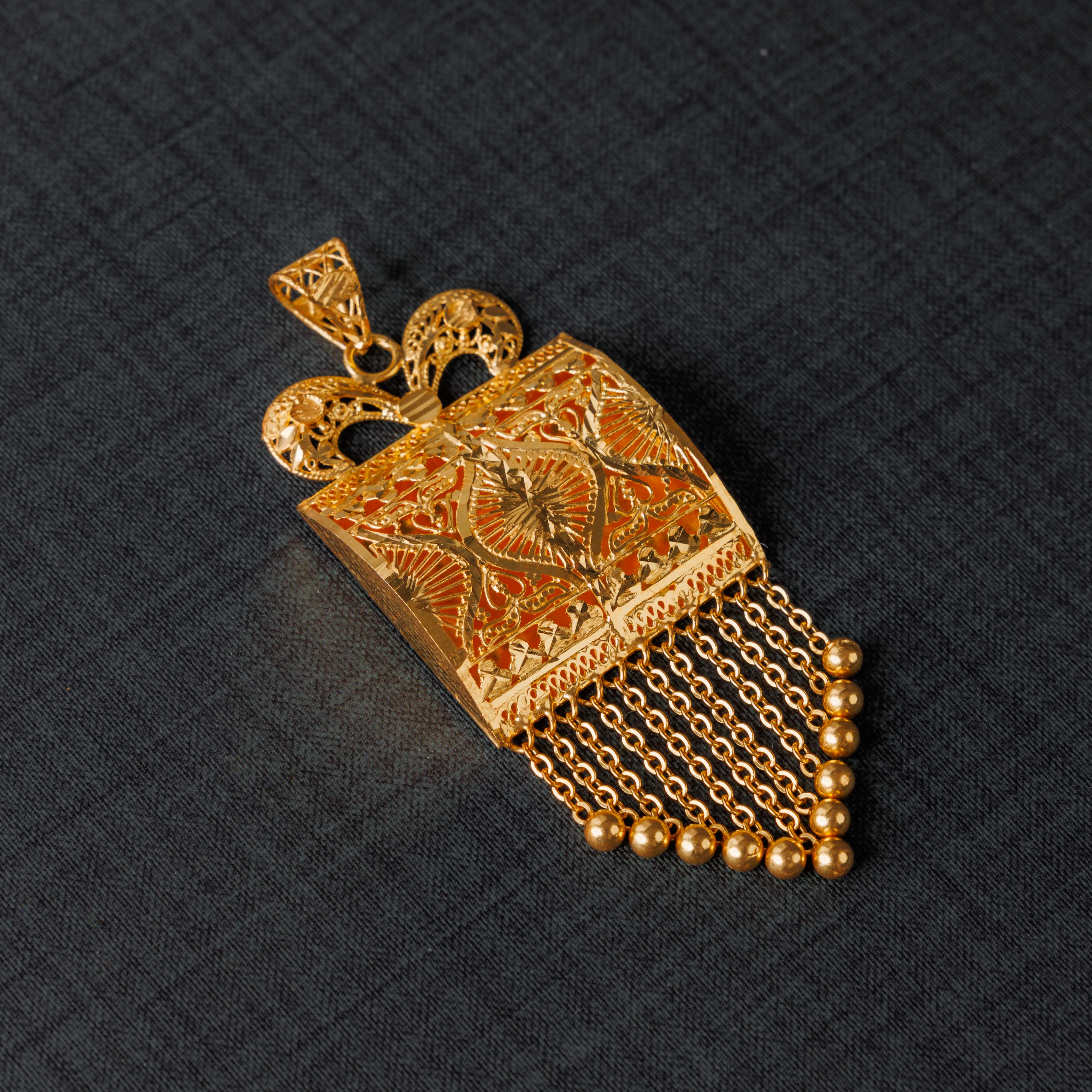 قلادة الصب المربعة (D9) - Silver 925 و Gold Plated