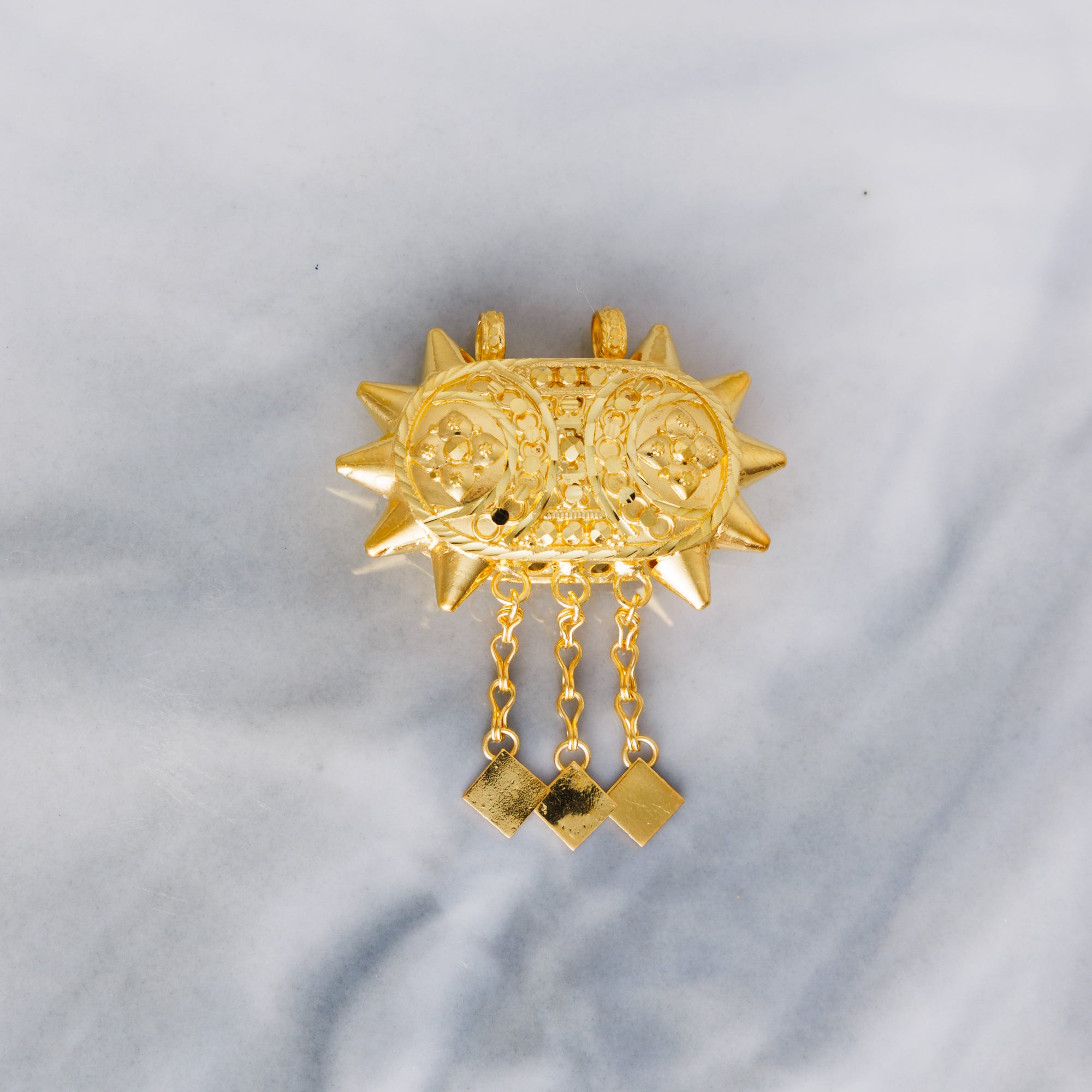 Traditional Hirz Pendant (D12) - Silver 925 & Gold Plated