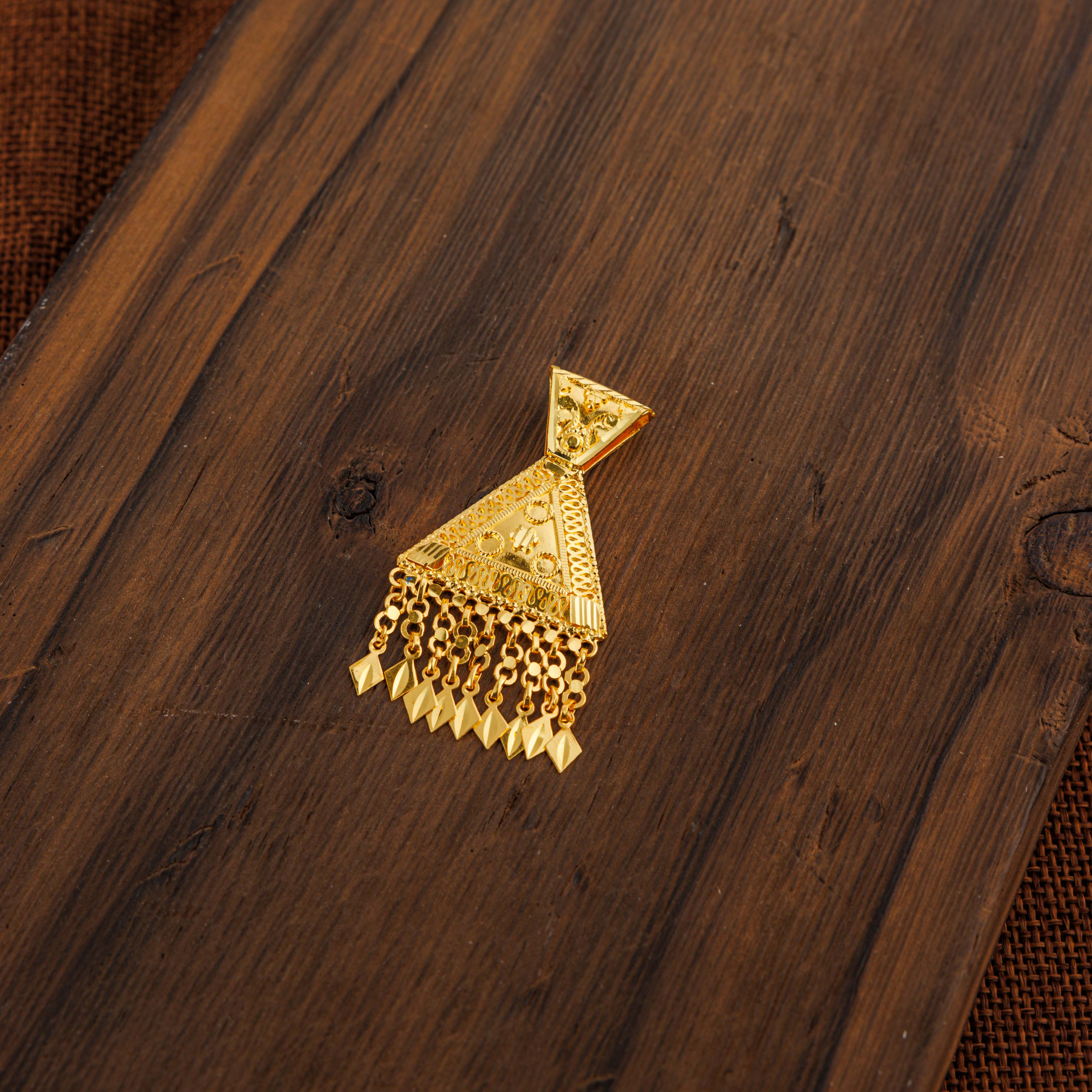 قلادات تقليدية (D40) - فضة 925 ومطلية بالذهب