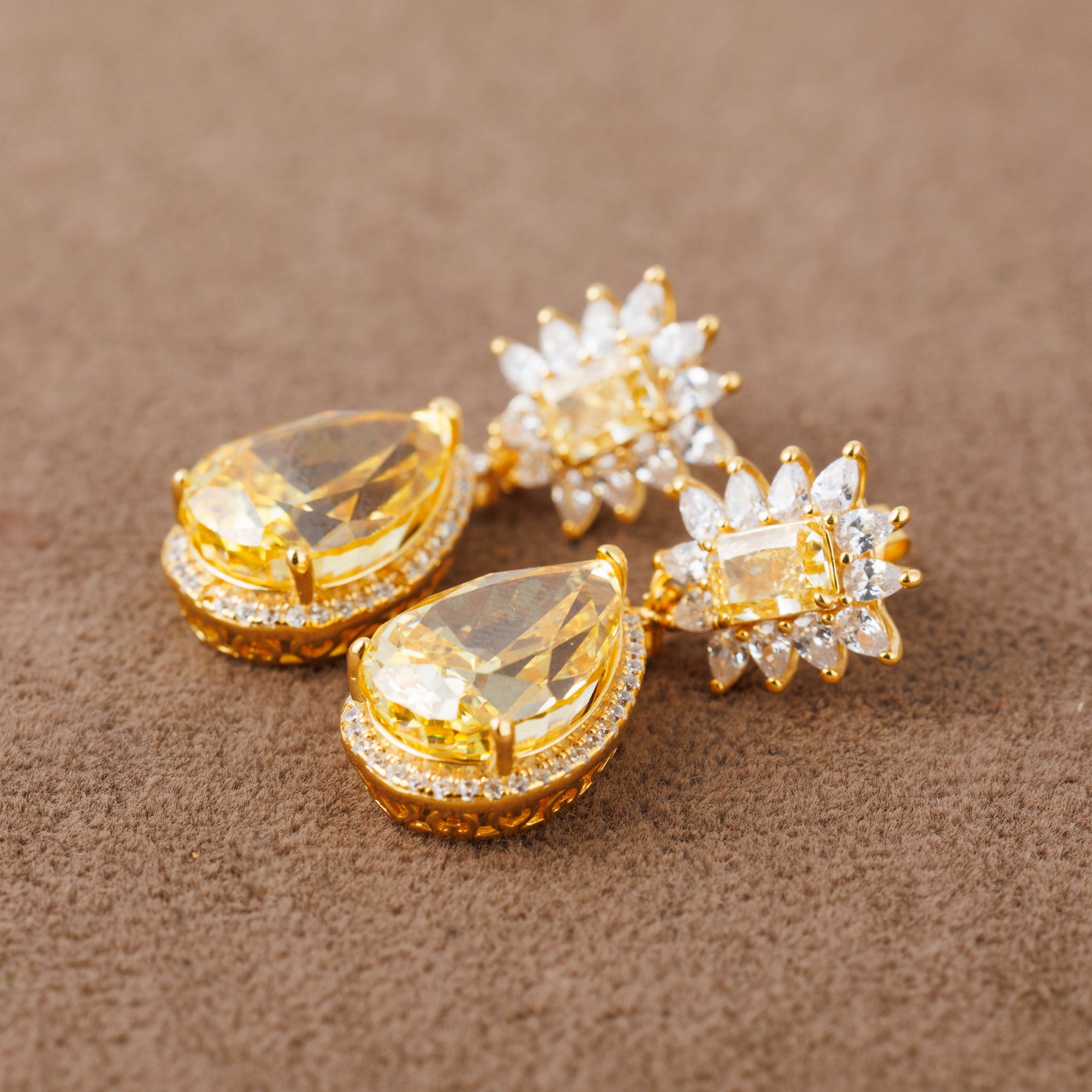 Zircon Push Back Earrings (D1) - Silver 925 & Gold Plated