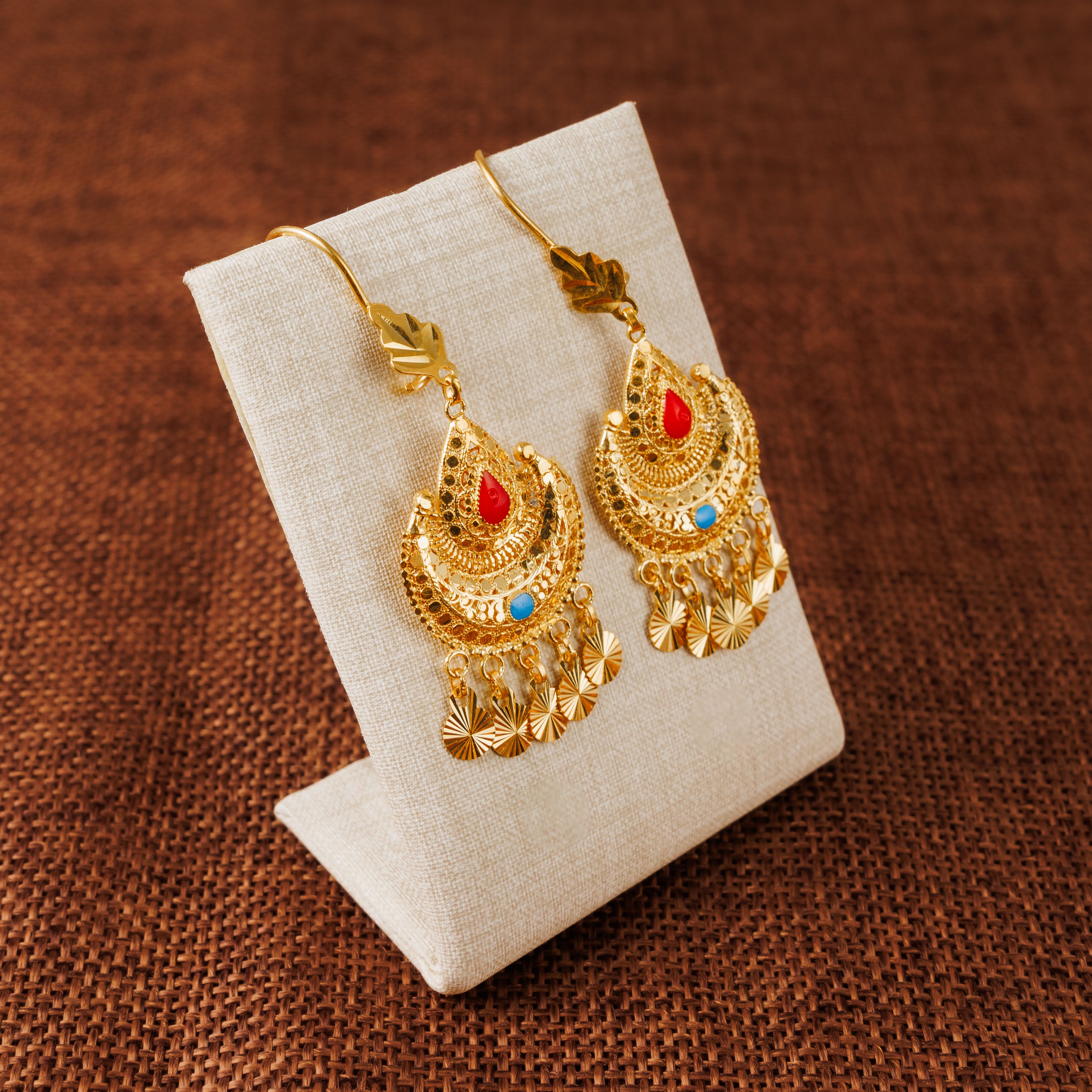 أقراط القمر مع مينا (D1) - فضة 925 ومطلية بالذهب