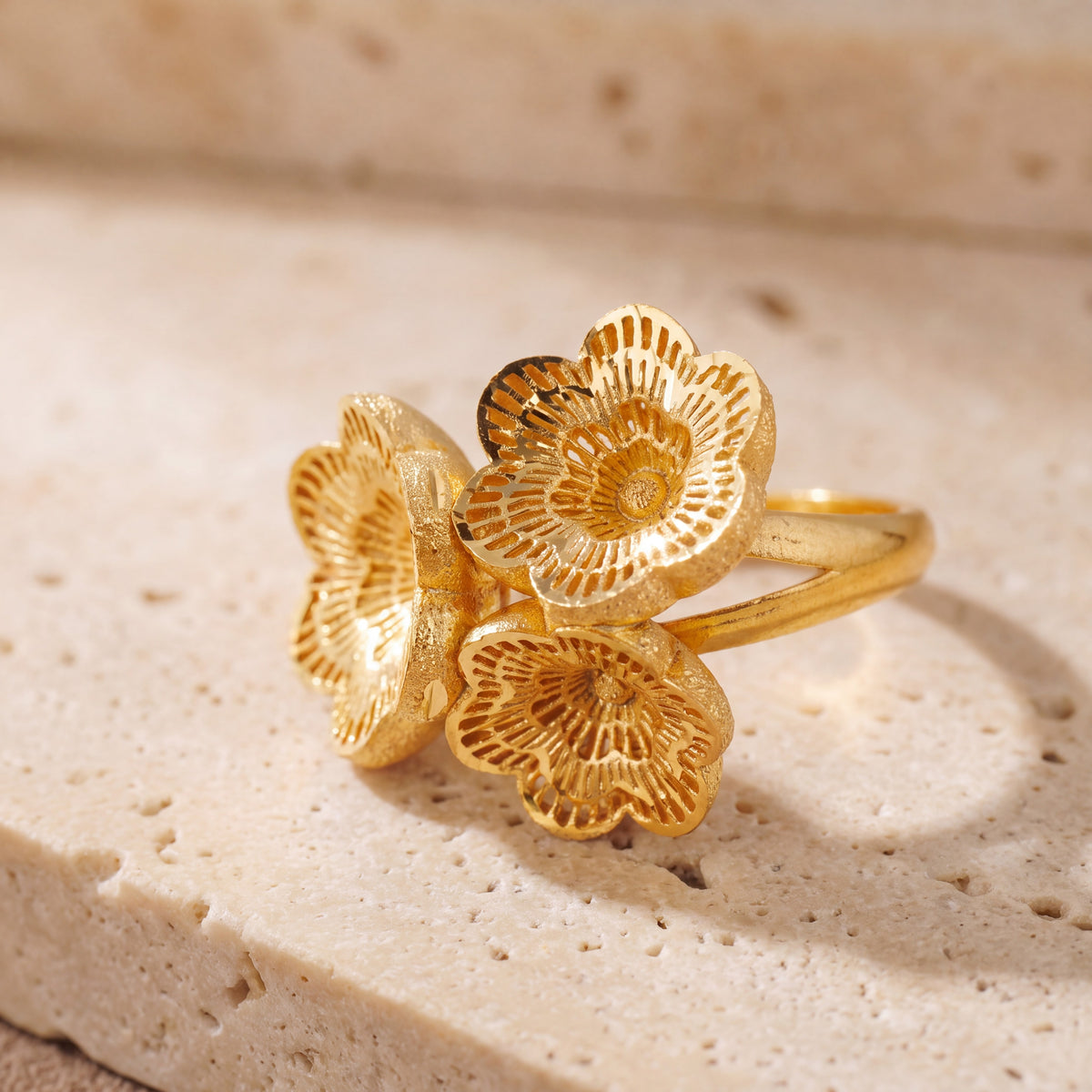 3D RP Rings (D297) on travertine