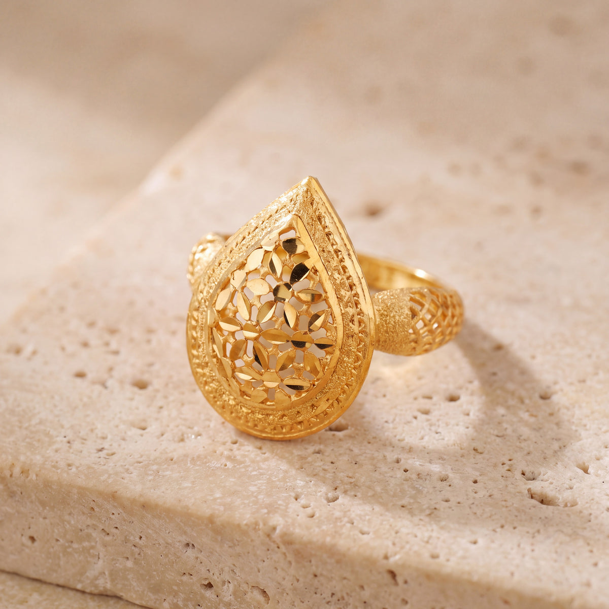 3D RP Rings (D303) on travertine