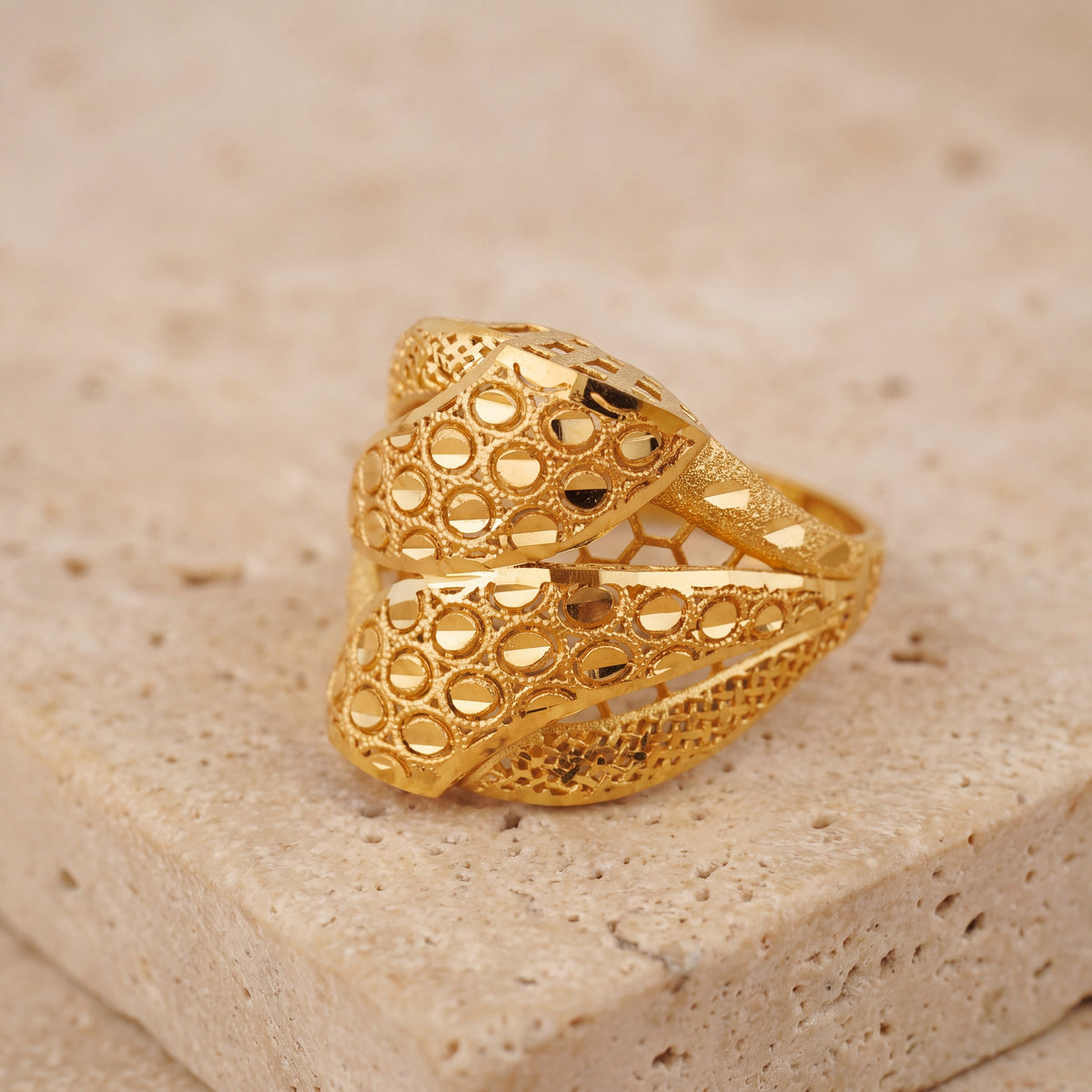 3D RP Rings (D315) on travertine