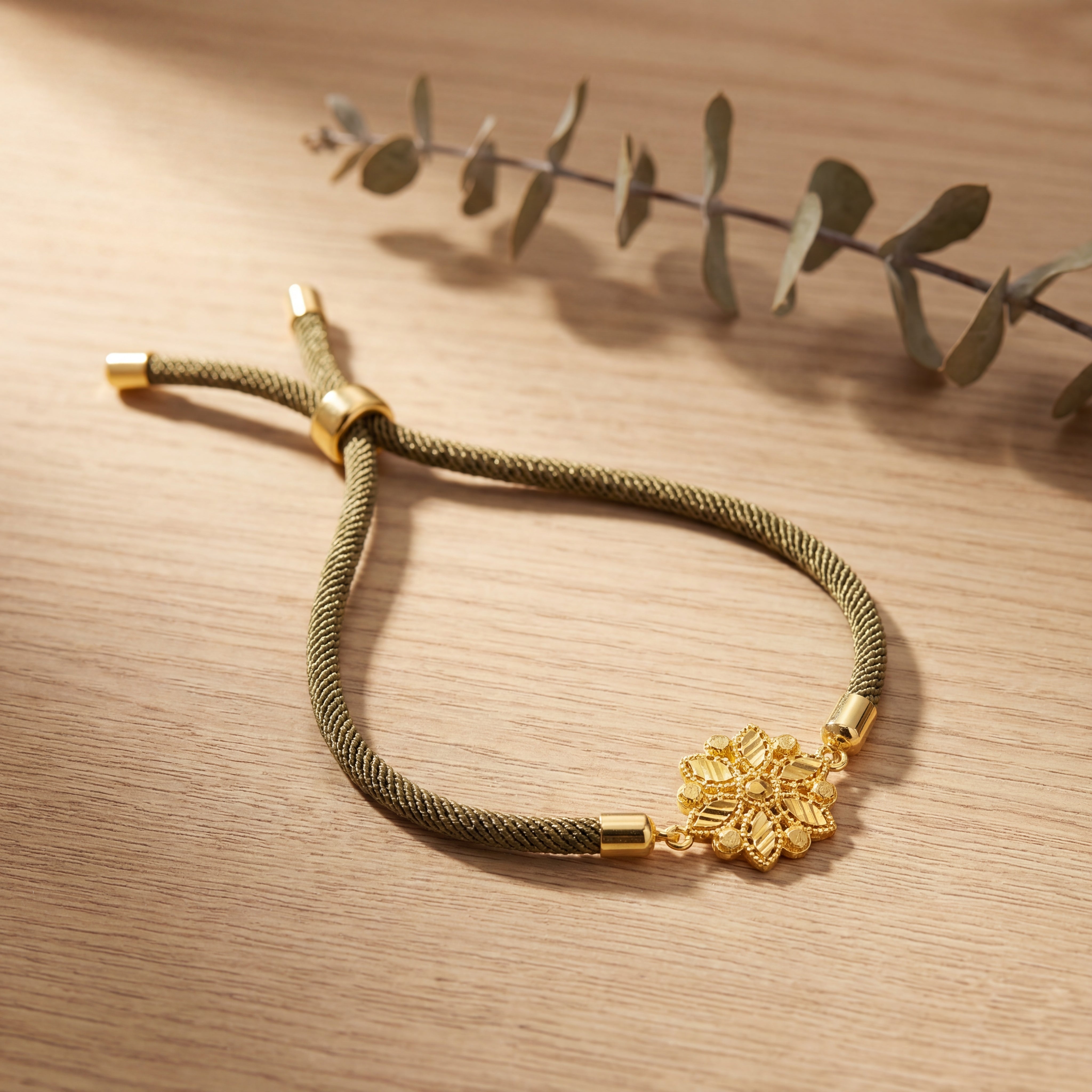 سوار خيط بنجمة مزخرفة - فضة 925 ومطلي بالذهب