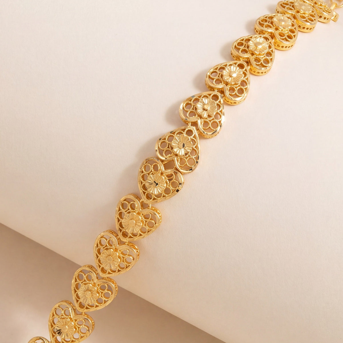 Casting Bracelet (D14) design detail