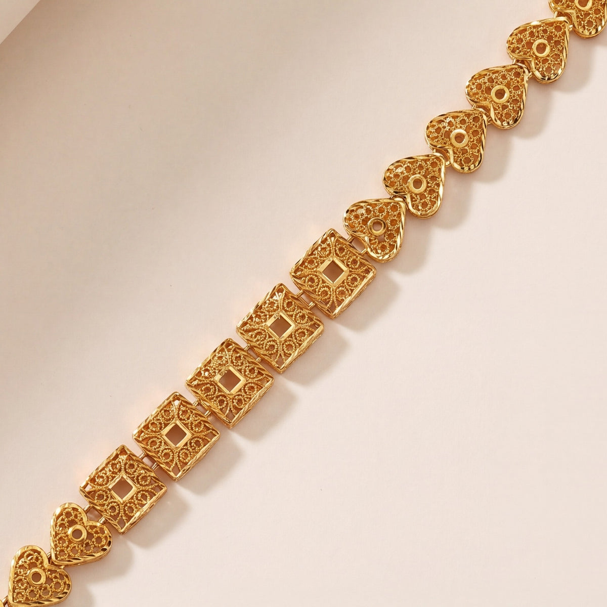 Casting Bracelet (D75) design detail