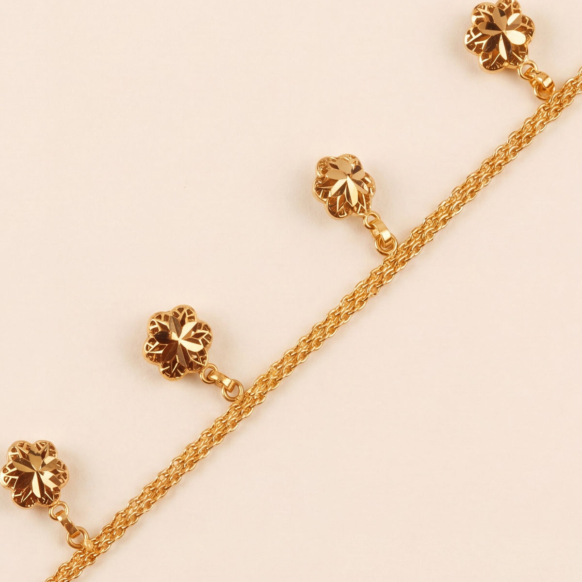 Clover Bracelet (D4) design detail