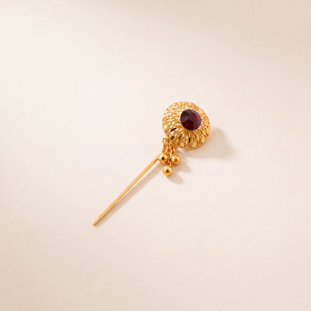 Daboos (D63) traditional Omani scarf pin, 925 silver 24K gold plated, studio photo