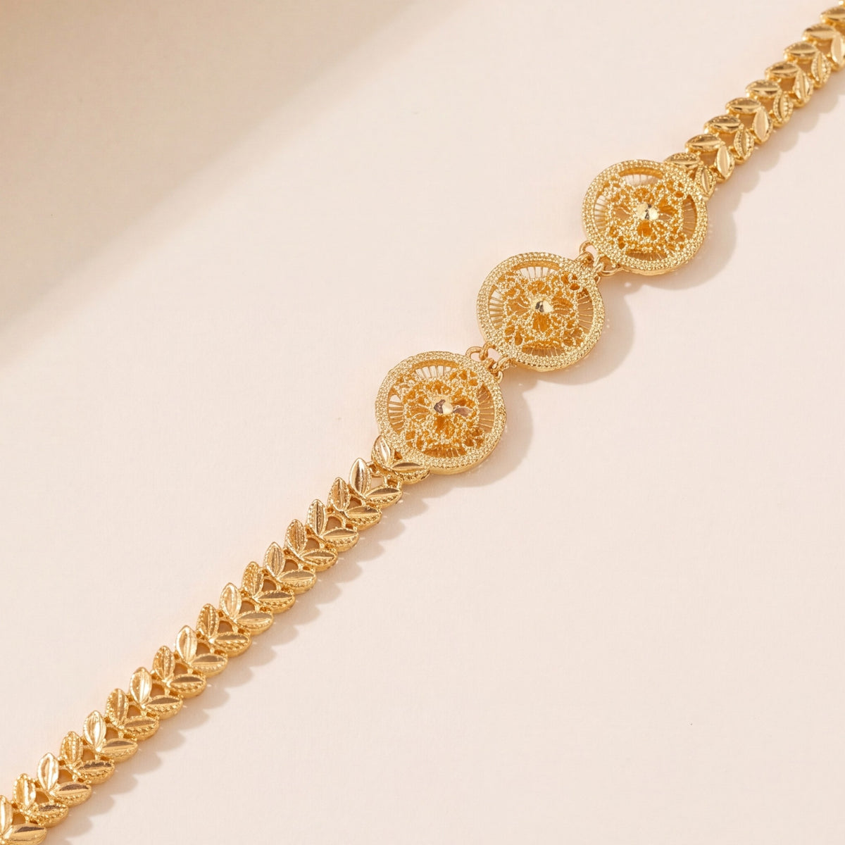 Diamond Cut Circle Bracelet (D2) design detail