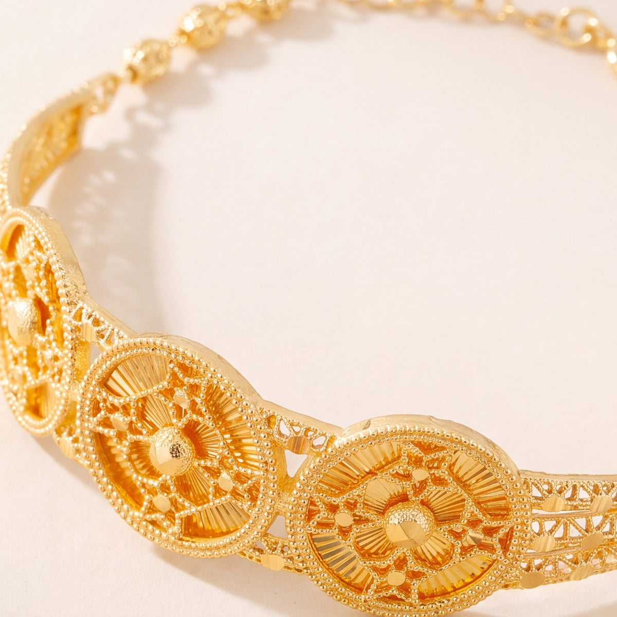 Diamond Cut Circle Cuff Bracelet (D1) design detail