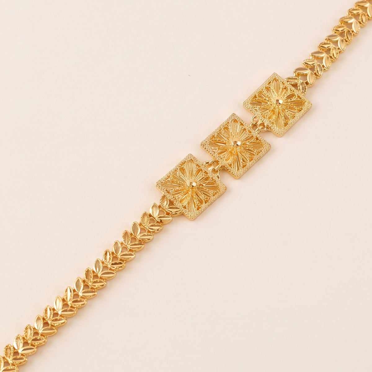 Diamond Cut Frame Bracelet (D1) design detail