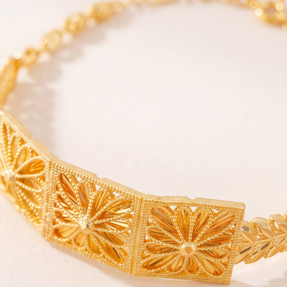 Diamond Cut Frame Cuff Bracelet (D1) design detail