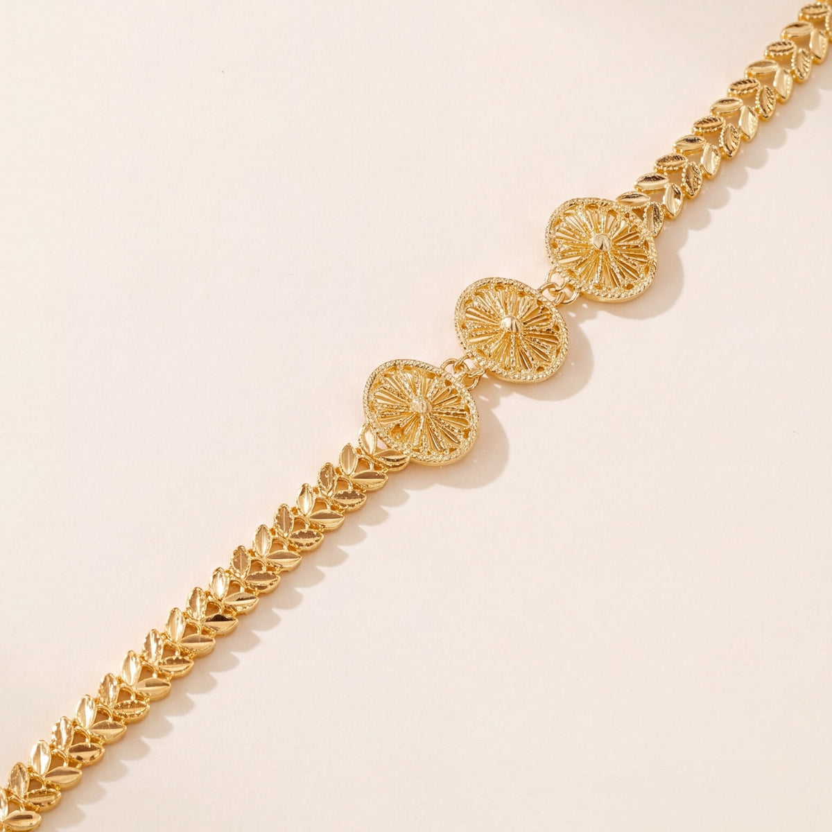 Diamond Cut Oval Bracelet (D1) design detail