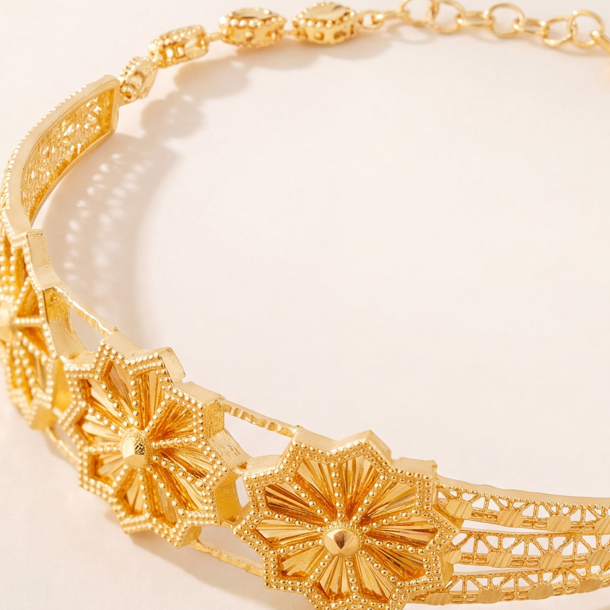 Diamond Cut Star Cuff Bracelet (D1) design detail