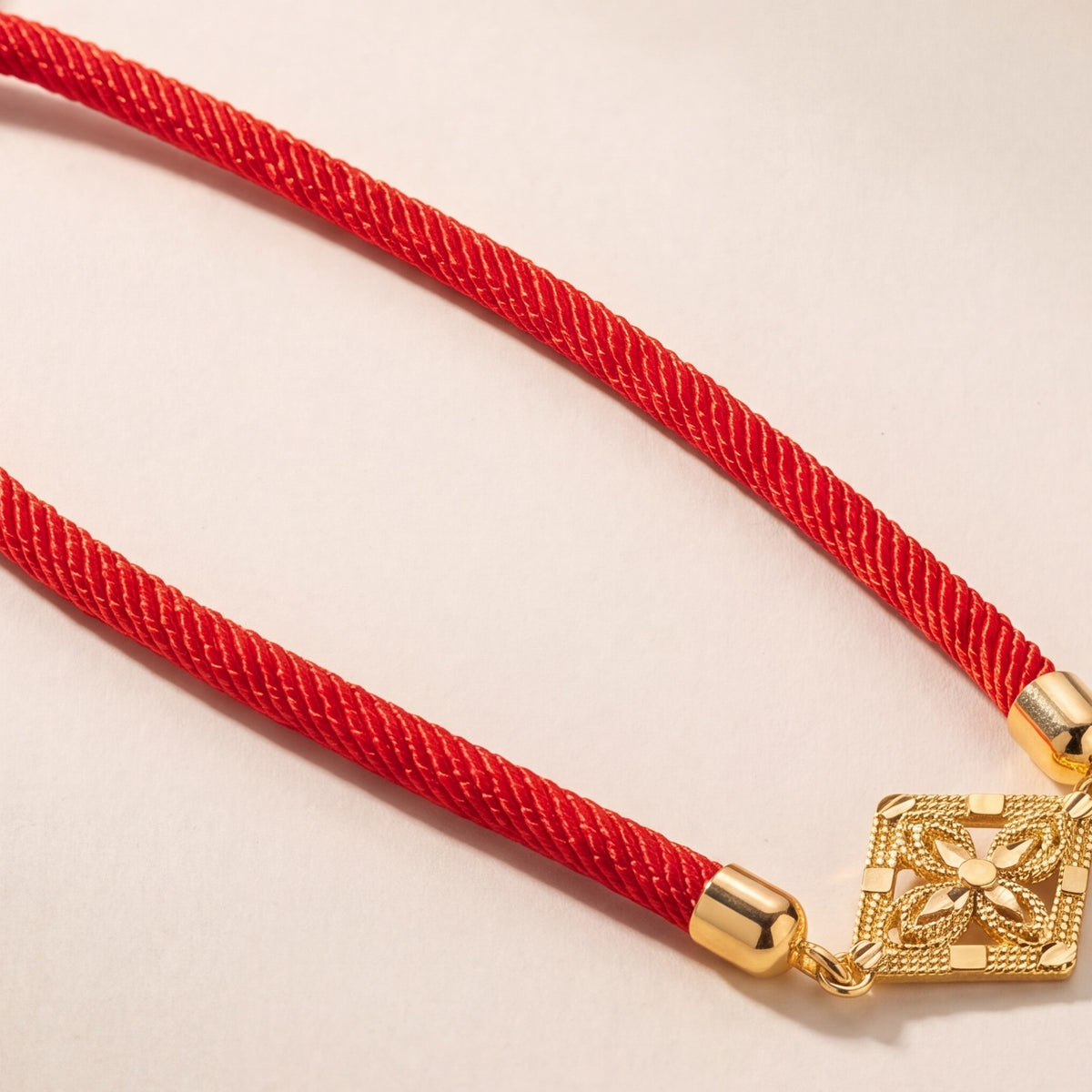Diamond Thread Bracelet design detail