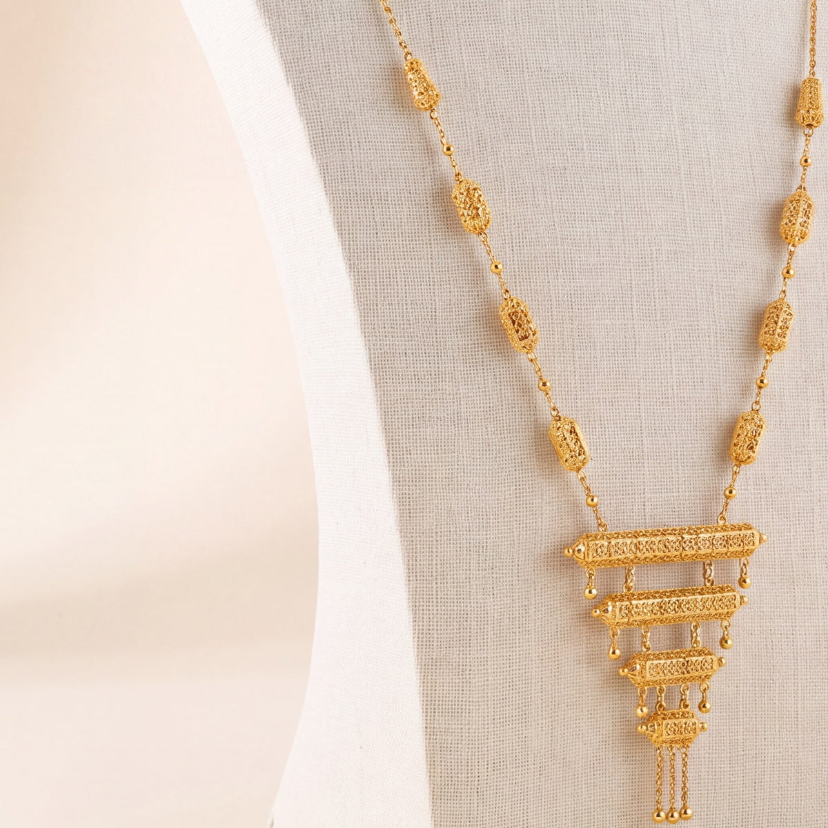 4 Step Mala Necklace 2 design detail