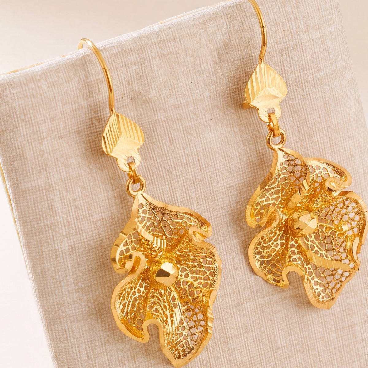 Casting Earrings (D65) design detail