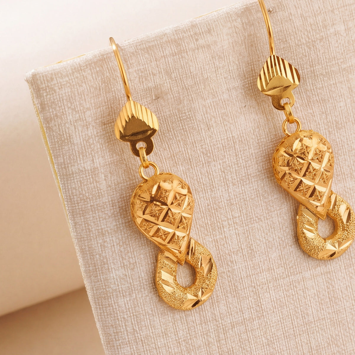 Casting Earrings (D79) design detail