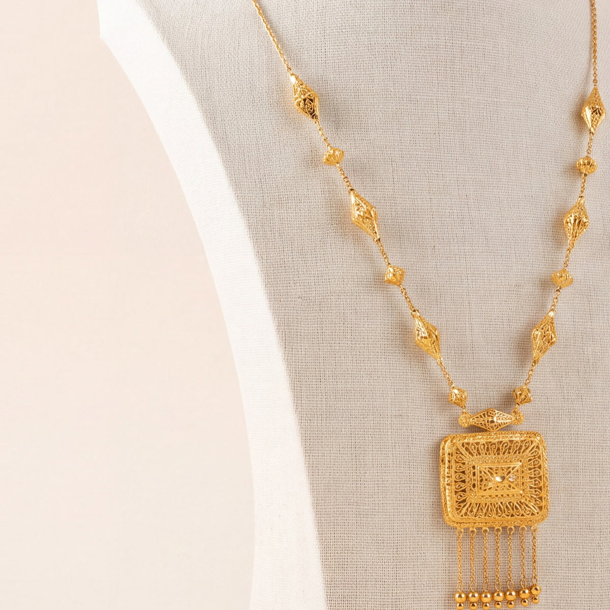 Casting Mala Necklace 35 design detail