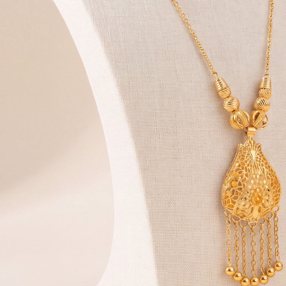 Diamond Cut Drop Mala Necklace 2 design detail