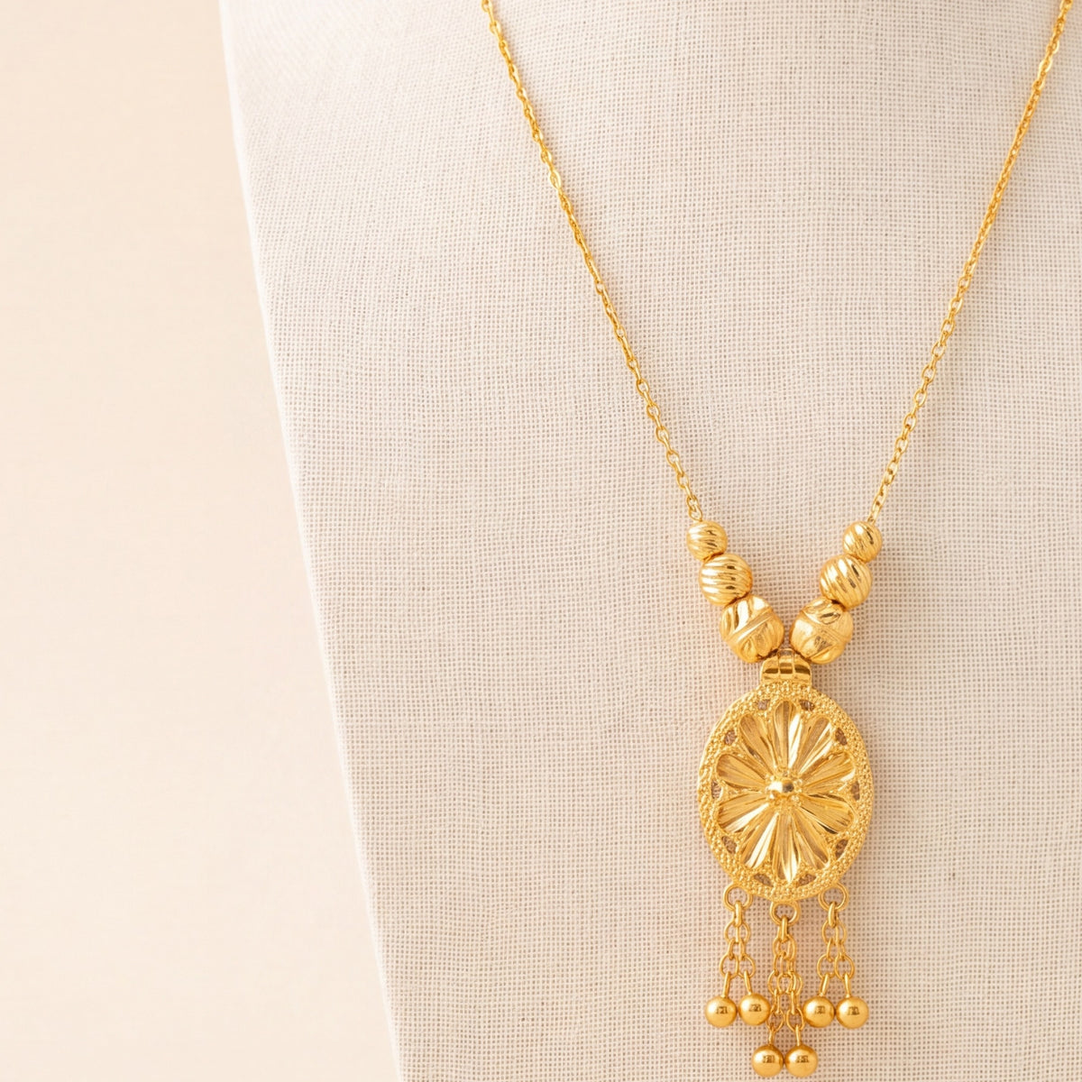 Diamond Cut Oval Mala Necklace 1 design detail