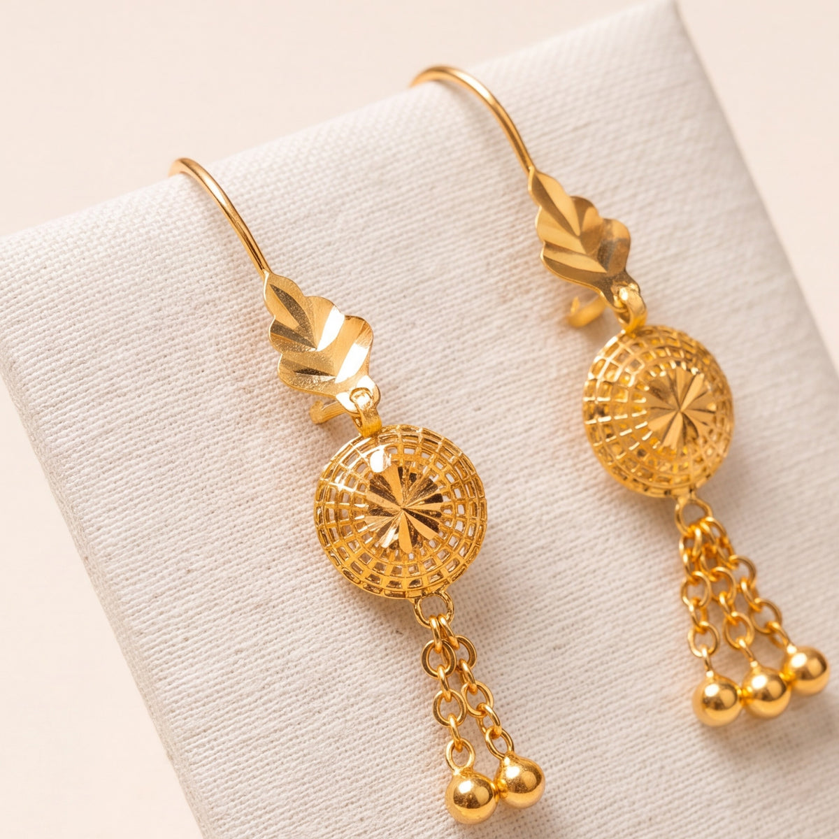 Kids RP Earrings 2 – Leaf top, design detail