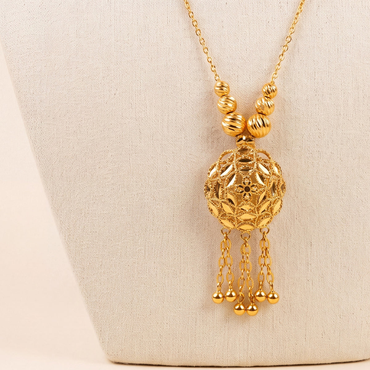 Kids RP Mala Necklace 2 – Gold necklace with round beads, design detail