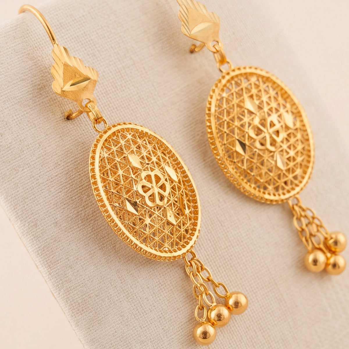 RP Earrings 14 design detail