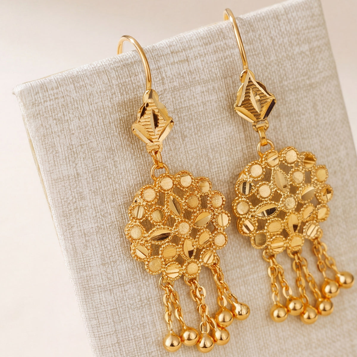 RP Earrings 4 – Diamond top, design detail