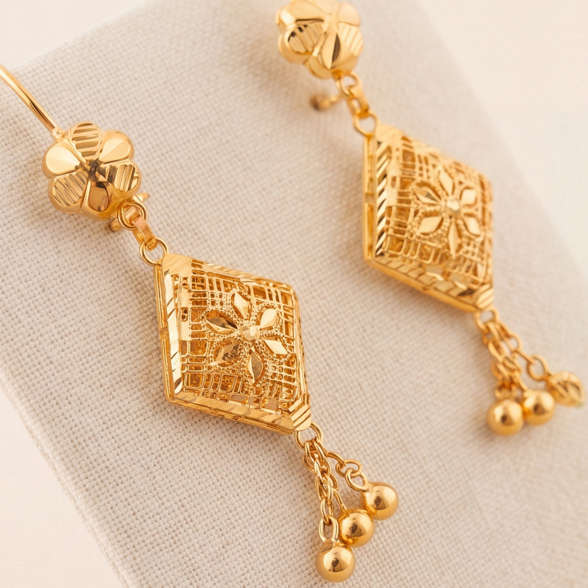 RP Earrings 7 design detail