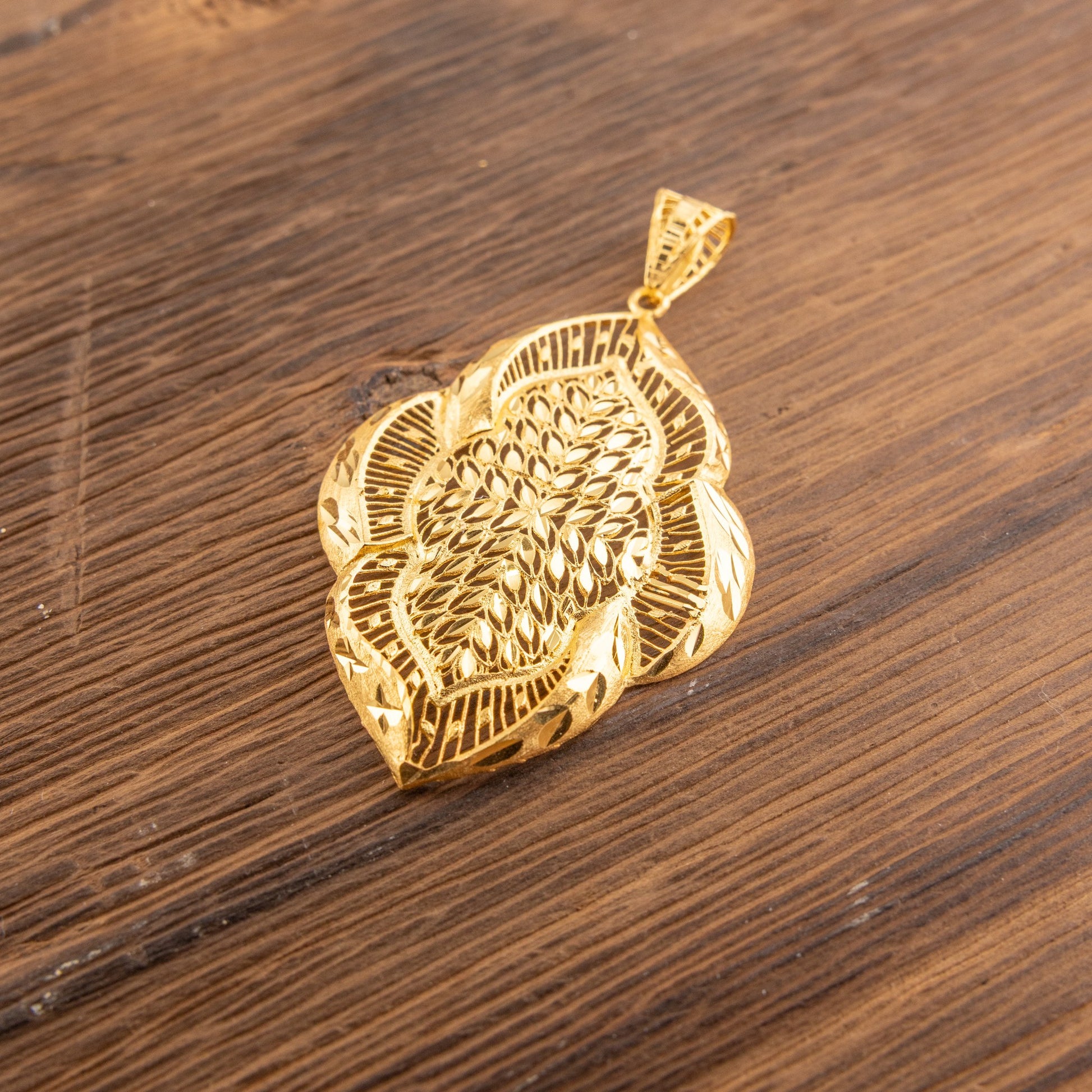 RP Pendants D101 — 925 silver, gold-plated filigree pendant